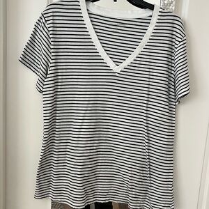 Universal Thread Black and White Striped V-Neck Tee